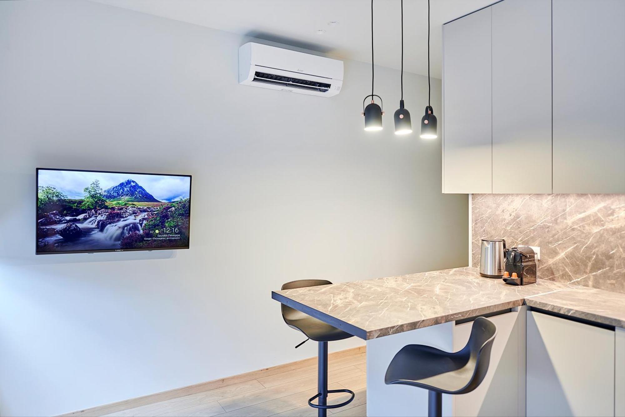 City-Center Apartment In Vibrant Monastiraki, Athens Atenas Exterior foto