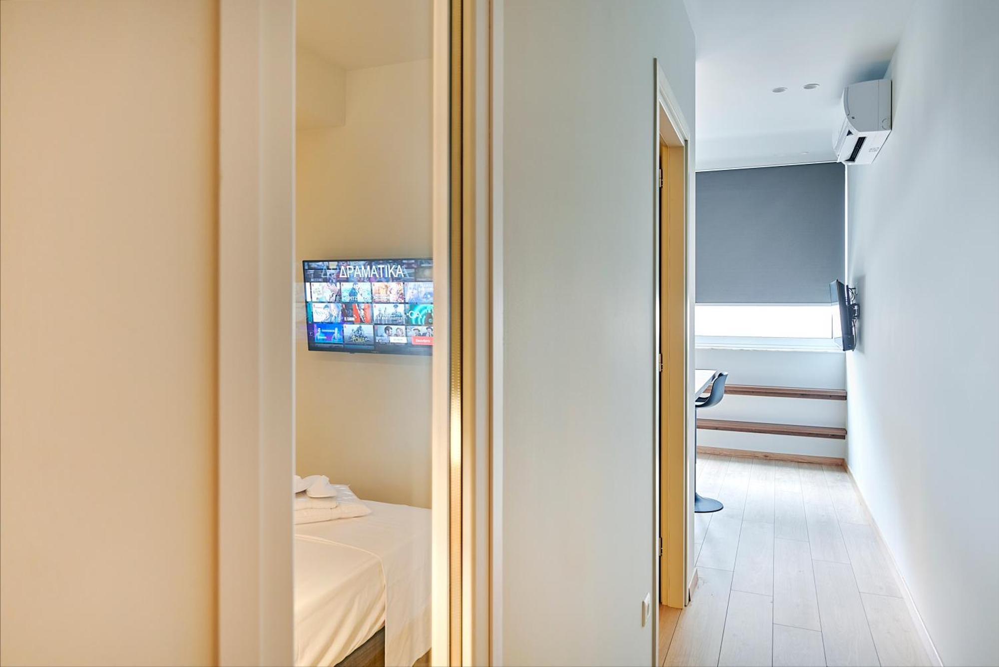City-Center Apartment In Vibrant Monastiraki, Athens Atenas Exterior foto